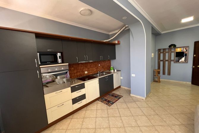 Shtepi me qera Apartament ne Tirane, 2+1, Mobilimi E mobiluar, Pagesa 1,200  Euro.