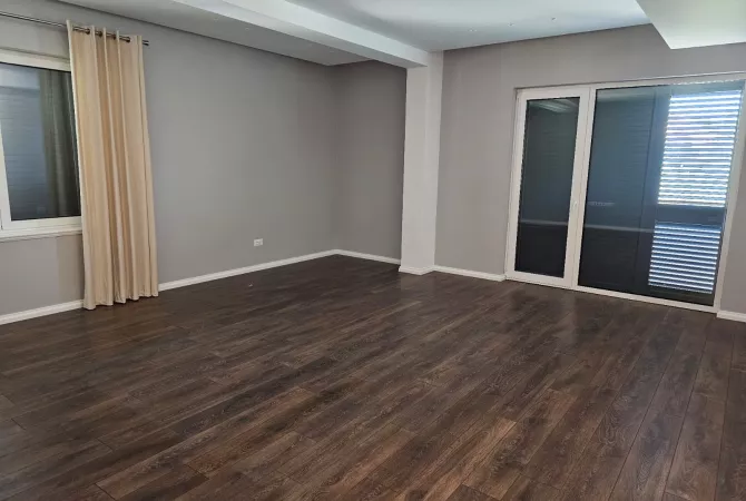 Shtepi me qera Vila Luksoze ne Tirane, 5+1, Mobilimi Pjeserisht e mobiluar, Pagesa 5,000  Euro.