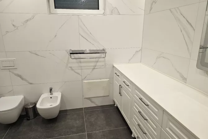 Shtepi me qera Vila Luksoze ne Tirane, 5+1, Mobilimi Pjeserisht e mobiluar, Pagesa 5,000  Euro.