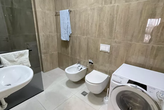 Shtepi me qera 2+1 ne Tirane - 1,200 Euro