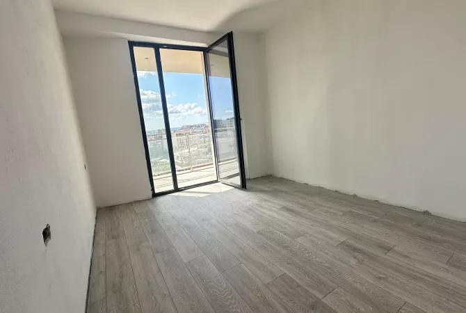 Shtepi ne shitje Apartament ne Tirane, 1+1, Mobilimi Bosh, pa mobiluar, Pagesa 165,000  Euro.