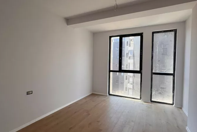 Shtepi ne shitje Apartament ne Tirane, 2+1, Mobilimi Bosh, pa mobiluar, Pagesa 225,000  Euro.