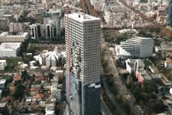 Ambient biznesi me qera 3+1 ne Tirane - 16,000 Euro