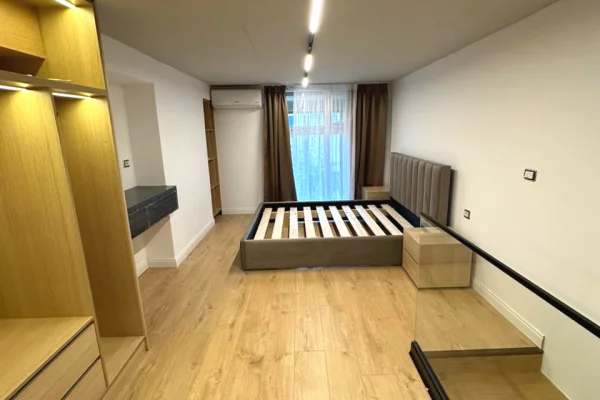 Shtepi ne shitje Apartament ne Tirane, 1+1, Mobilimi E mobiluar, Pagesa 122,000  Euro.