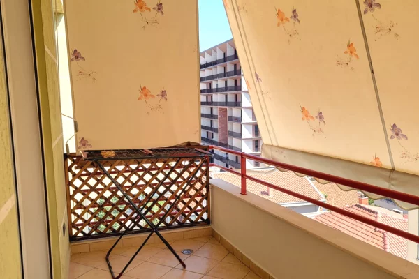 Shtepi me qera 2+1 ne Tirane - 900 Euro