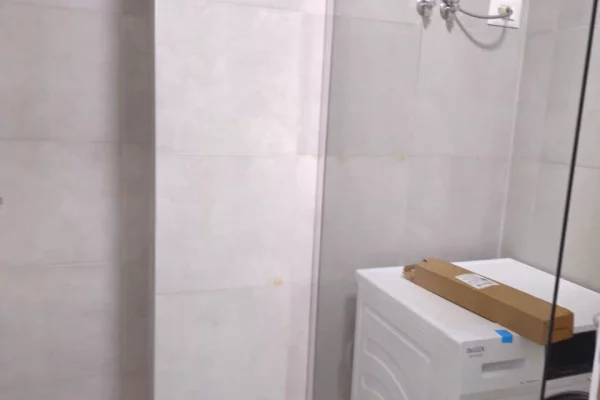 Shtepi me qera Apartament ne Tirane, 2+1, Mobilimi E mobiluar, Pagesa 1,200  Euro.