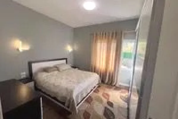 Shtepi me qera Apartament ne Tirane, 4+1, Mobilimi E mobiluar, Pagesa 1,200  Euro.