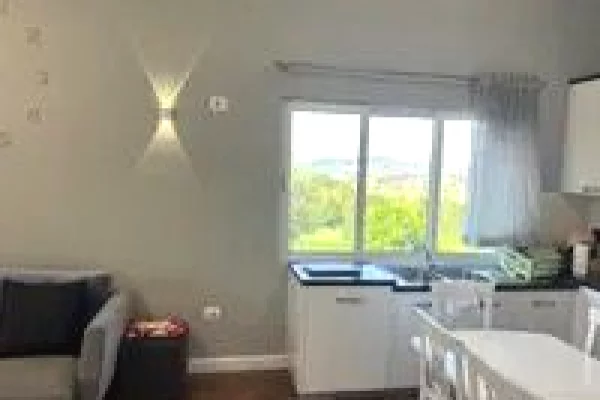 Shtepi me qera Apartament ne Tirane, 4+1, Mobilimi E mobiluar, Pagesa 1,200  Euro.