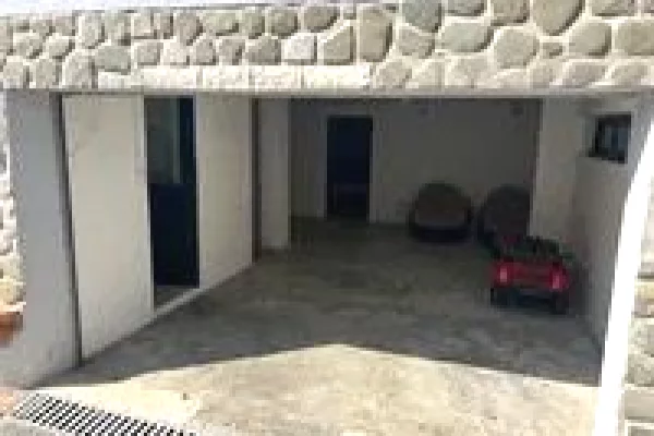 Shtepi me qera Apartament ne Tirane, 4+1, Mobilimi E mobiluar, Pagesa 1,200  Euro.