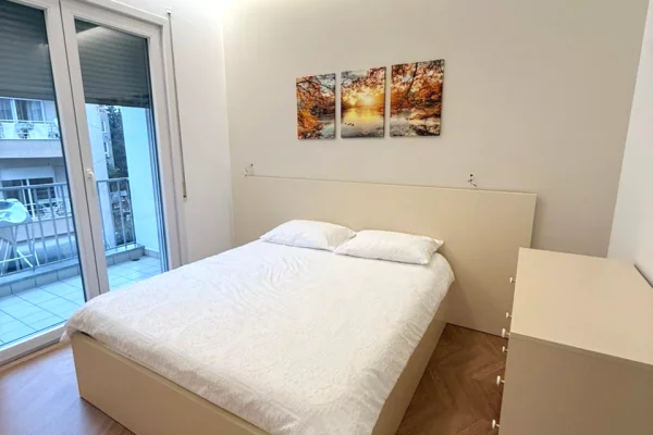Shtepi me qera Apartament ne Tirane, 2+1, Mobilimi E mobiluar, Pagesa 1,100  Euro.