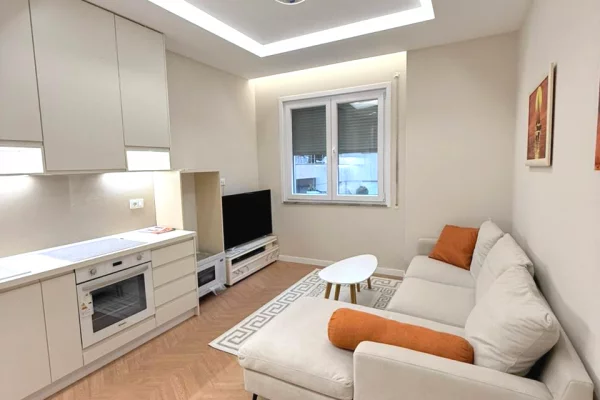 Shtepi me qera Apartament ne Tirane, 2+1, Mobilimi E mobiluar, Pagesa 1,100  Euro.