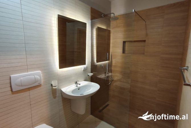 Shtepi me qera Apartament ne Tirane, 1+1, Mobilimi E mobiluar, Pagesa 500  Euro.