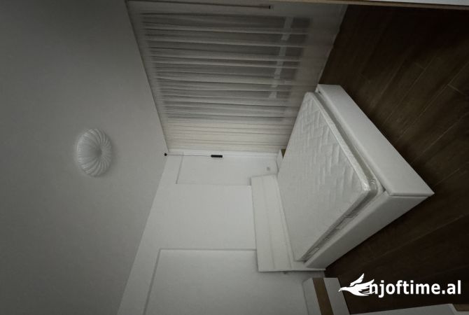 Shtepi me qera Apartament ne Tirane, 2+1, Mobilimi E mobiluar, Pagesa 60,000  Leke.