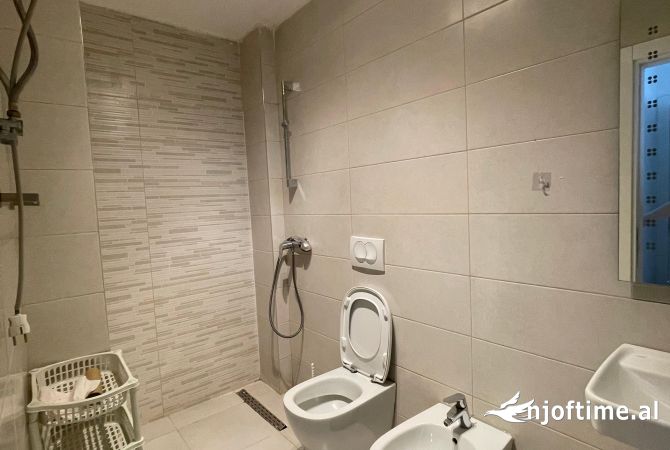 Shtepi me qera Apartament ne Tirane, 2+1, Mobilimi E mobiluar, Pagesa 600  Euro.
