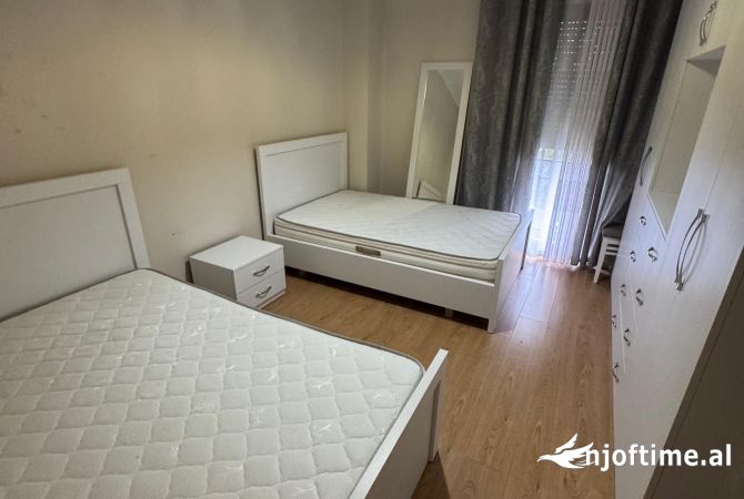 Shtepi me qera Apartament ne Tirane, 2+1, Mobilimi E mobiluar, Pagesa 500  Euro.
