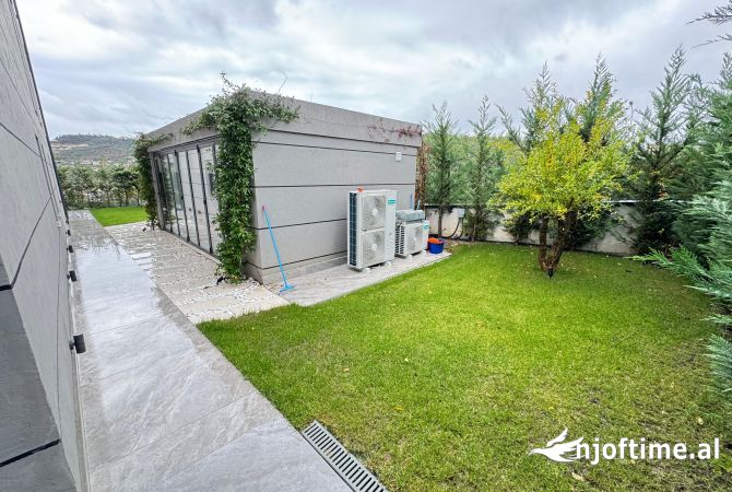 Shtepi me qera Apartament ne Tirane, 3+1, Mobilimi E mobiluar, Pagesa 4,000  Euro.