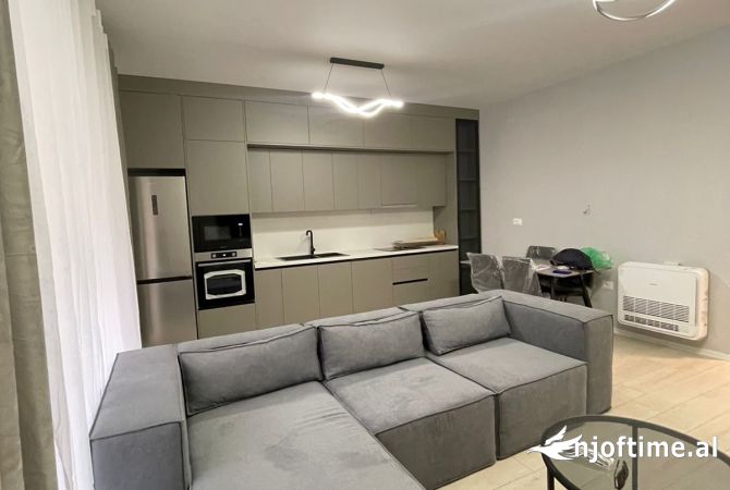 Shtepi me qera 2+1 ne Tirane - 800 Euro