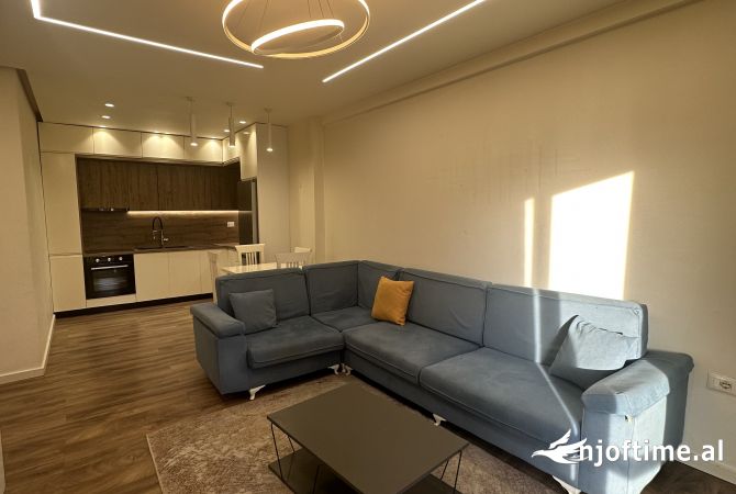Shtepi me qera 2+1 ne Tirane - 650 Euro