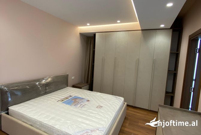 Shtepi me qera Apartament ne Tirane, 2+1, Mobilimi E mobiluar, Pagesa 750  Euro.