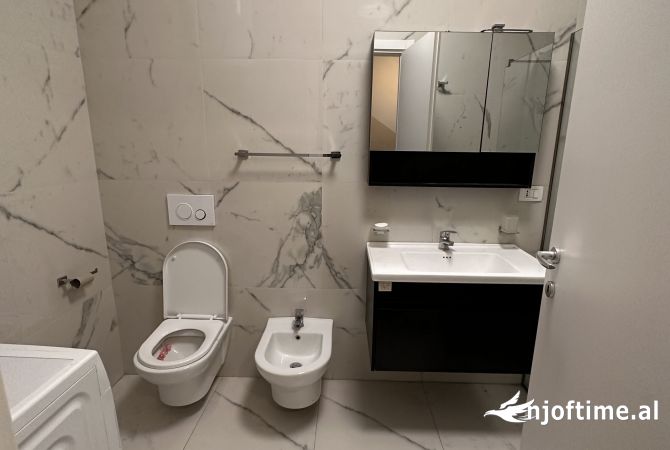 Shtepi me qera Apartament ne Tirane, 2+1, Mobilimi E mobiluar, Pagesa 550  Euro.