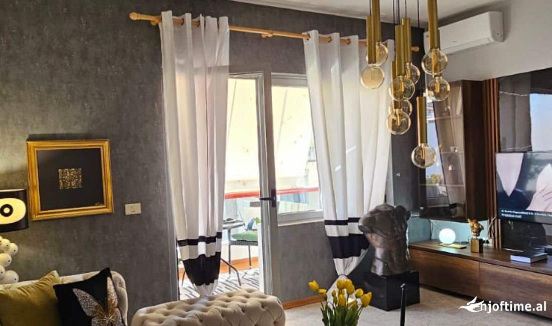 Shtepi me qera Apartament ne Tirane, 2+1, Mobilimi E mobiluar, Pagesa 800  Euro.