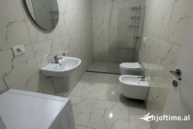 Shtepi me qera Apartament ne Tirane, 2+1, Mobilimi E mobiluar, Pagesa 550  Euro.