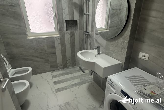 Shtepi me qera Apartament ne Tirane, 1+1, Mobilimi E mobiluar, Pagesa 450  Euro.