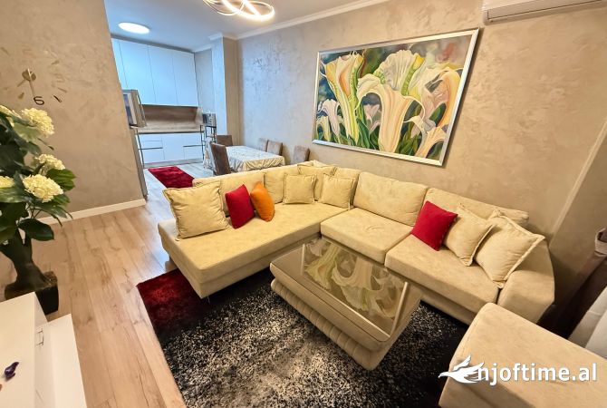 Shtepi me qera 2+1 ne Tirane - 800 Euro