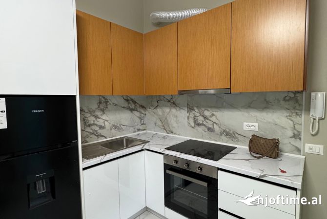 Shtepi me qera 1+1 ne Tirane - 450 Euro