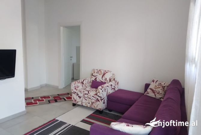 Shtepi me qera 1+1 ne Tirane - 300 Euro