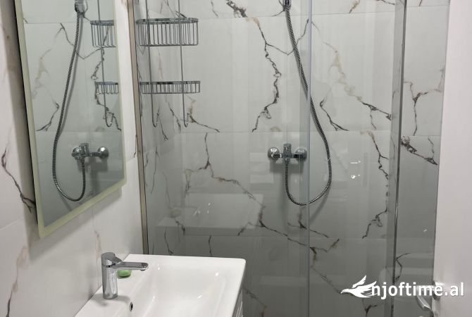 Shtepi me qera Apartament ne Tirane, 2+1, Mobilimi E mobiluar, Pagesa 750  Euro.