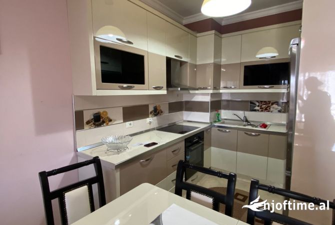Shtepi me qera 1+1 ne Tirane - 400 Euro