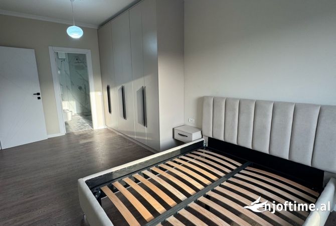 Shtepi me qera Apartament ne Tirane, 2+1, Mobilimi E mobiluar, Pagesa 1,000  Euro.