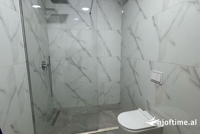 Shtepi me qera Apartament ne Tirane, 2+1, Mobilimi E mobiluar, Pagesa 1,000  Euro.