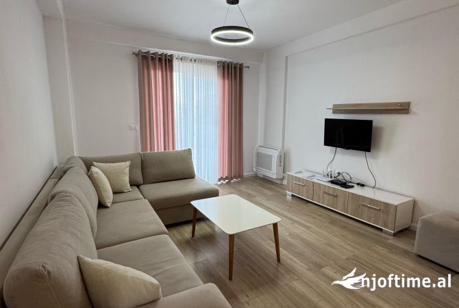Shtepi me qera 2+1 ne Tirane - 530 Euro