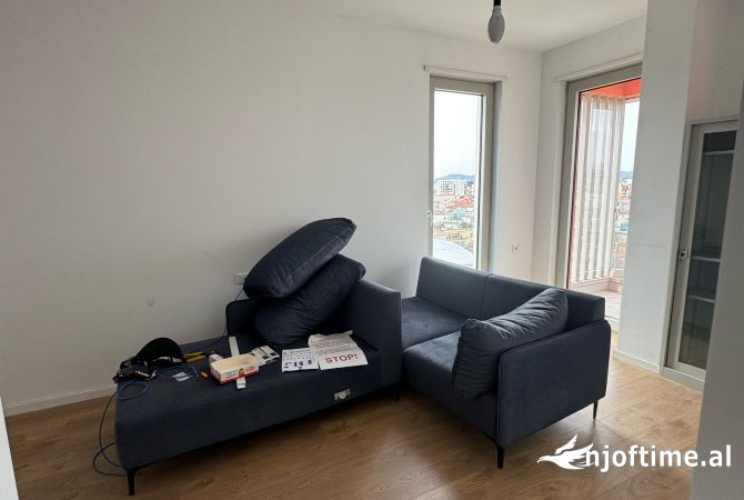Shtepi me qera 3+1 ne Tirane - 1,200 Euro