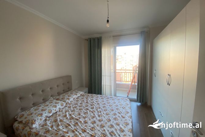 Shtepi me qera Apartament ne Tirane, 1+1, Mobilimi E mobiluar, Pagesa 400  Euro.