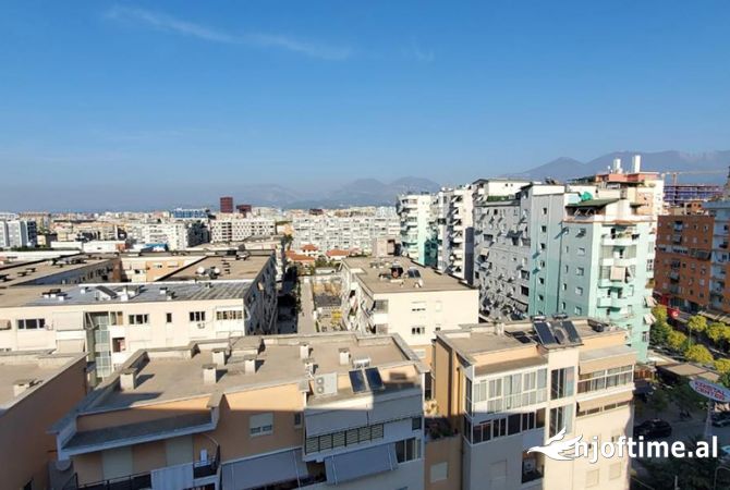 Jepet me qira ambient i pershtatur per zyra