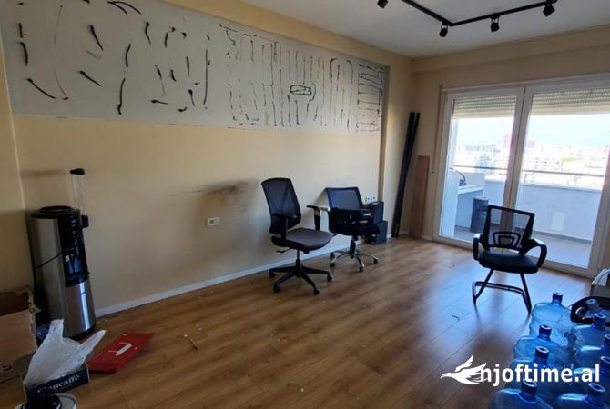 Ambient biznesi me qera 3+1 ne Tirane - 1,000 Euro