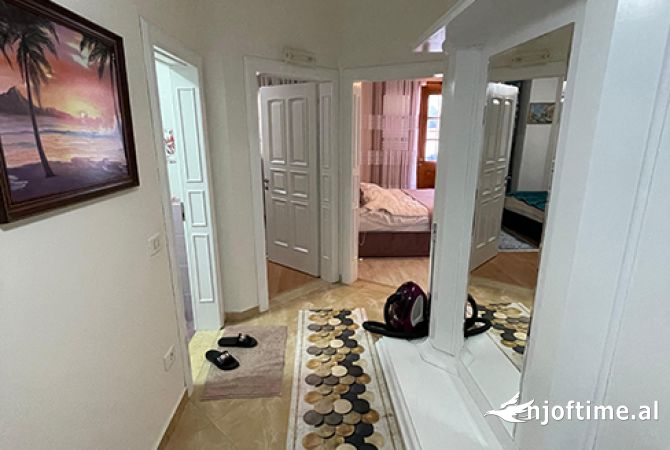 Shtepi ne shitje Apartament ne Tirane, 2+1, Mobilimi E mobiluar, Pagesa 250,000  Euro.