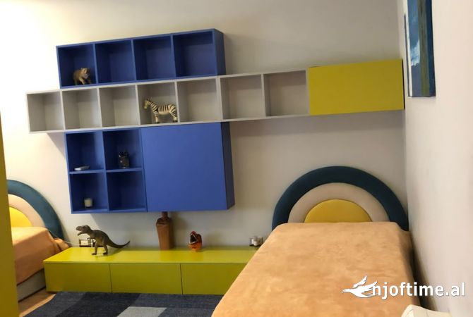 Shtepi ne shitje Apartament ne Tirane, 3+1, Mobilimi E mobiluar, Pagesa 410,000  Euro.