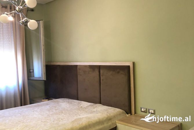 Shtepi ne shitje Apartament ne Tirane, 3+1, Mobilimi E mobiluar, Pagesa 410,000  Euro.
