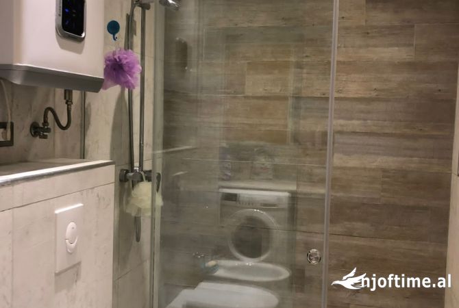 Shtepi ne shitje Apartament ne Tirane, 3+1, Mobilimi E mobiluar, Pagesa 410,000  Euro.