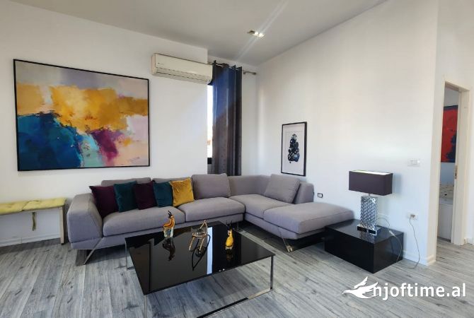 Shtepi me qera Apartament ne Tirane, 2+1, Mobilimi E mobiluar, Pagesa 900  Euro.