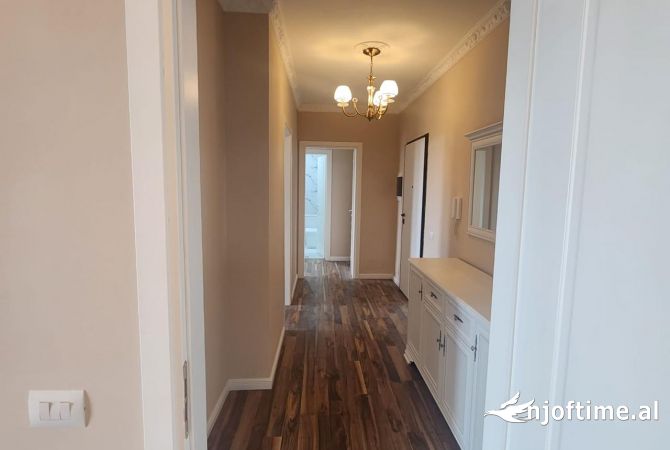 Shtepi ne shitje Apartament ne Tirane, 2+1, Mobilimi E mobiluar, Pagesa 283,000  Euro.