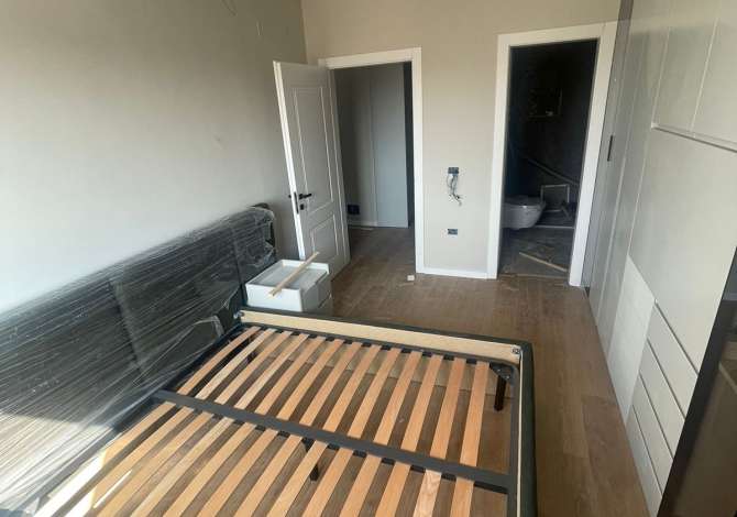 Shtepi ne shitje Apartament ne Tirane, 2+1, Mobilimi E mobiluar, Pagesa 275,000  Euro.