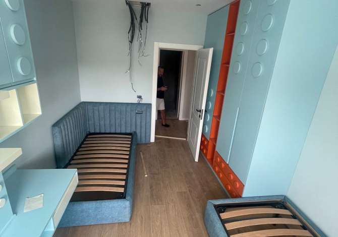 Shtepi ne shitje Apartament ne Tirane, 2+1, Mobilimi E mobiluar, Pagesa 275,000  Euro.