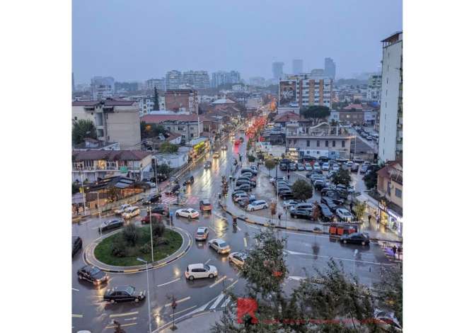 Ambient biznesi me qera 2+1 ne Tirane - 1,200 Euro