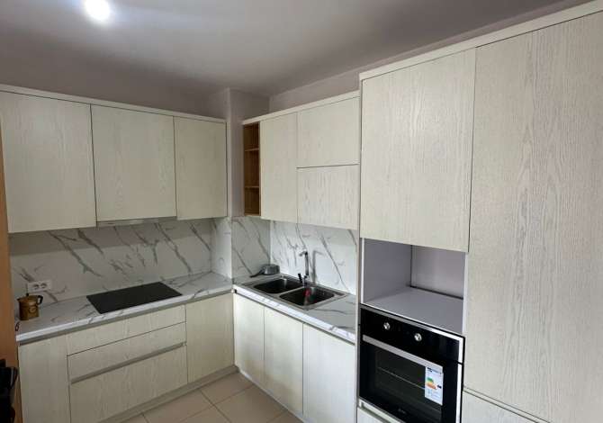Shtepi me qera 2+1 ne Tirane - 800 Euro