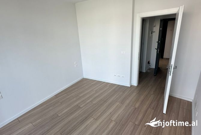 Ambient biznesi me qera 3+1 ne Tirane - 650 Euro